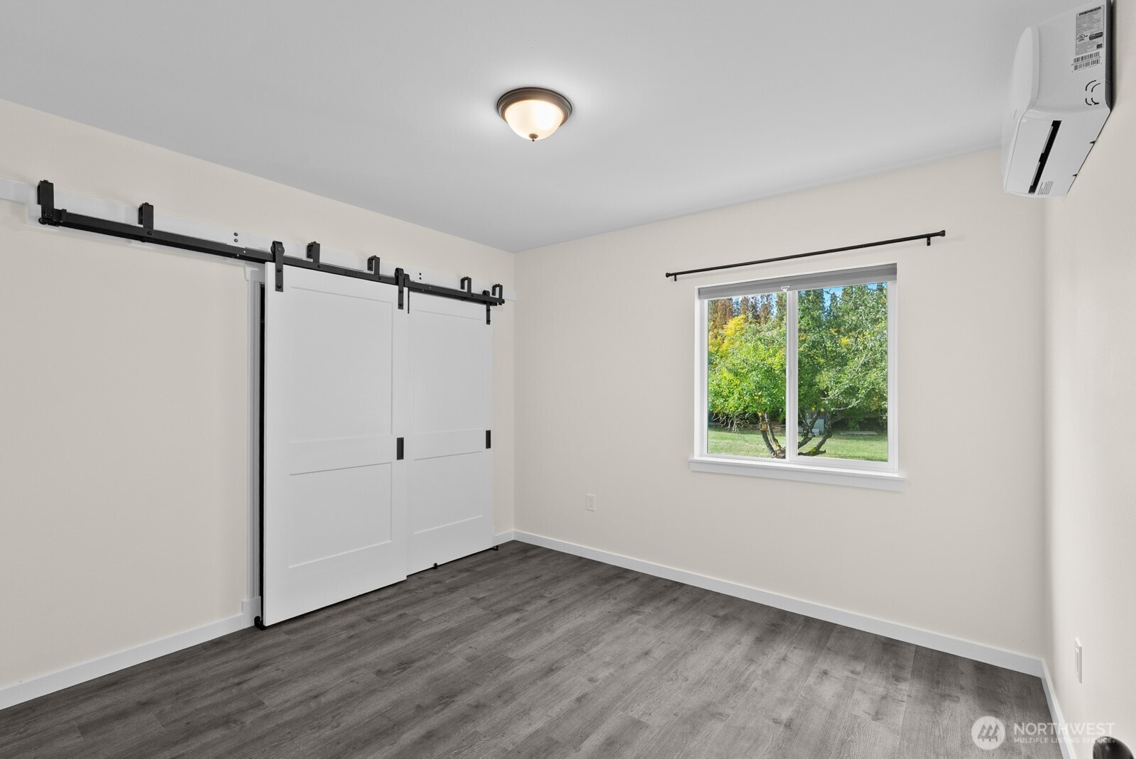 507 Center St W , Eatonville, WA 98328