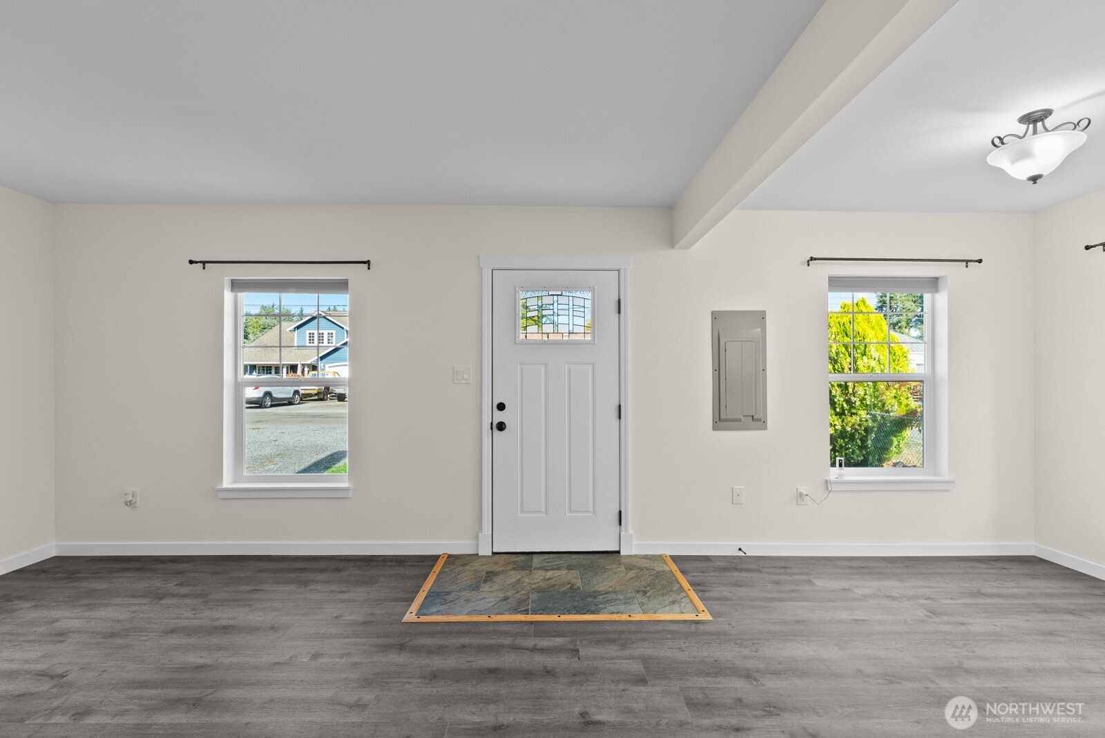 507 Center St W , Eatonville, WA 98328