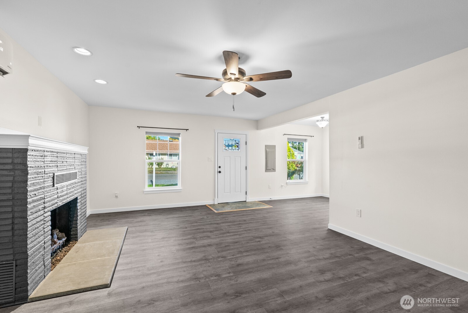 507 Center St W , Eatonville, WA 98328