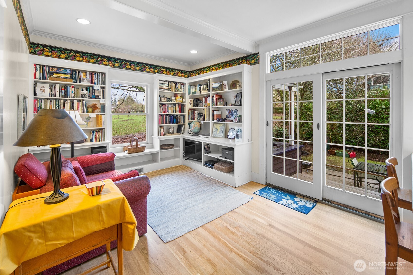 4616 Meridian Avenue N, Seattle, WA 98103-6936