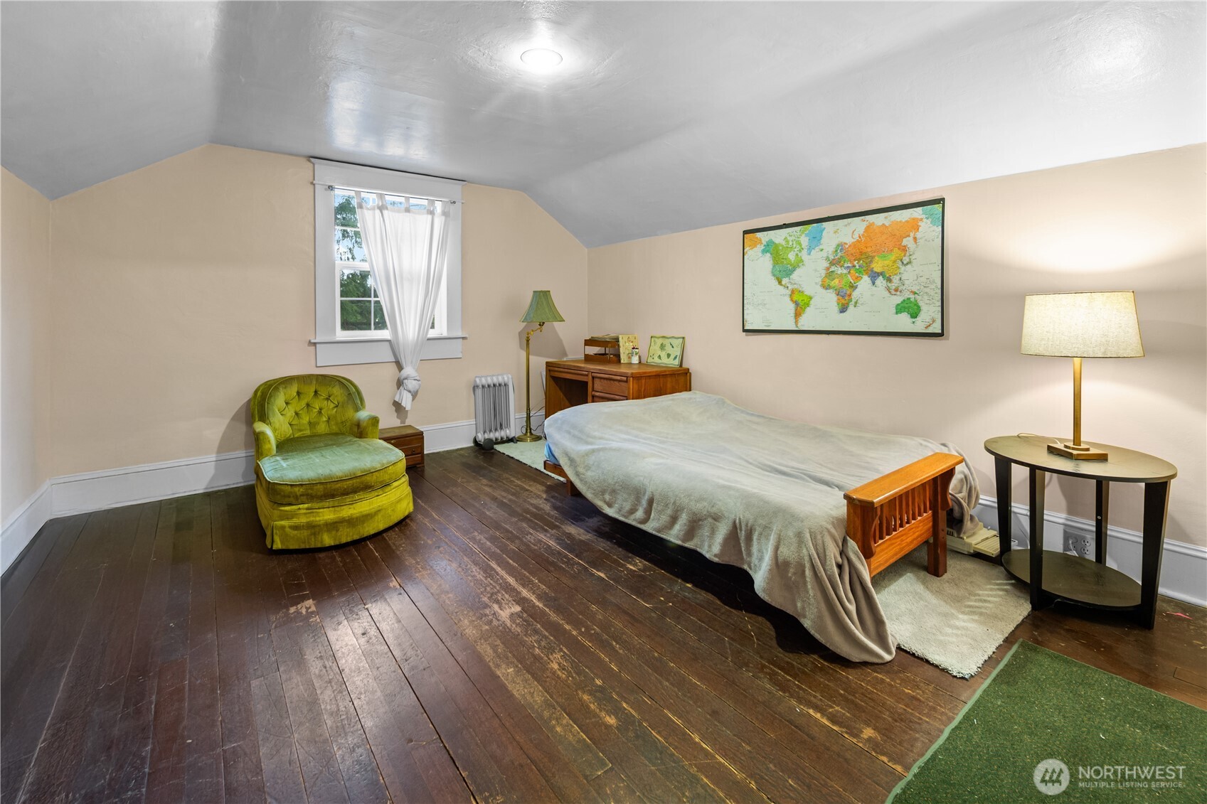 4616 Meridian Avenue N, Seattle, WA 98103-6936