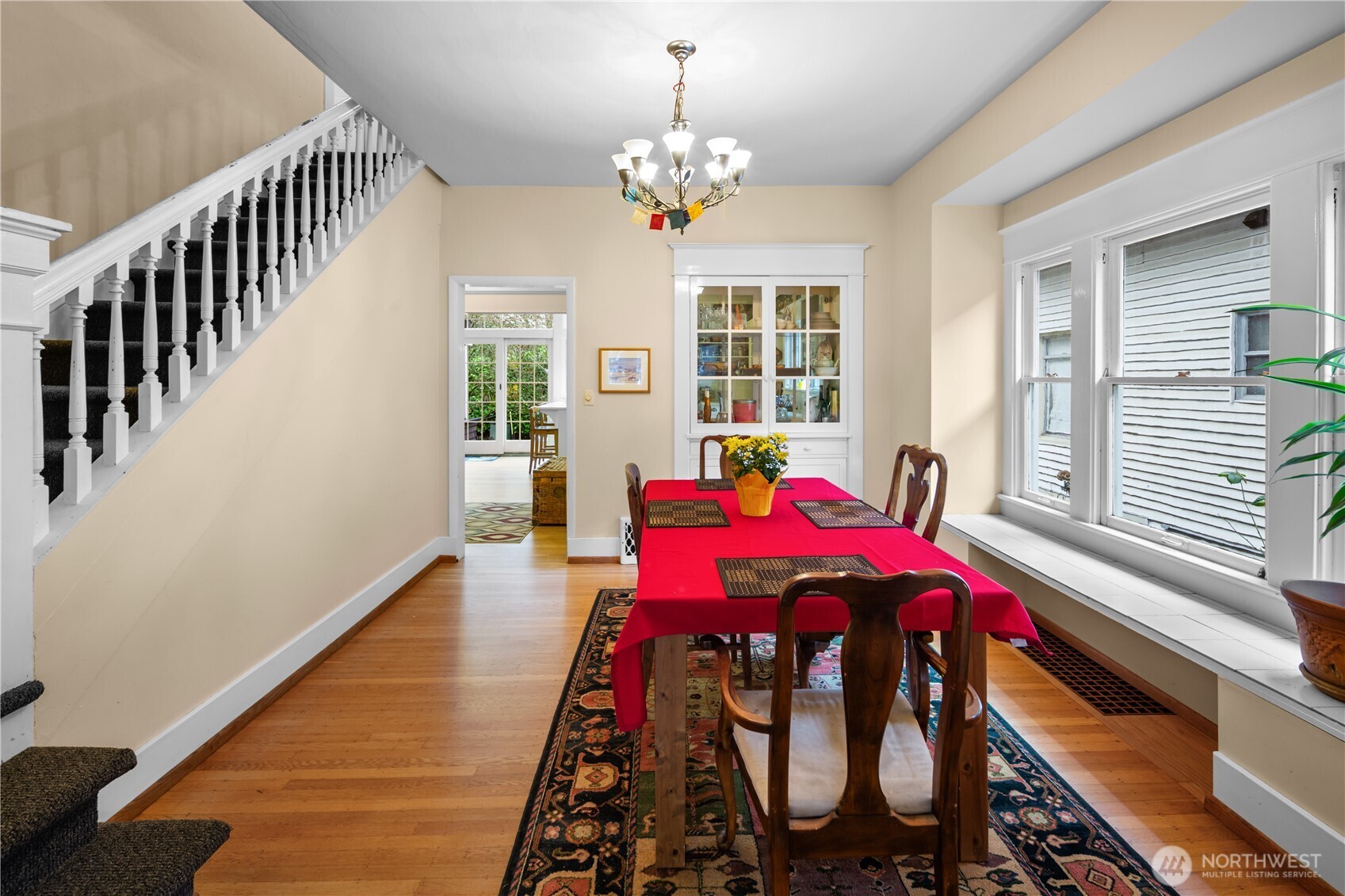 4616 Meridian Avenue N, Seattle, WA 98103-6936