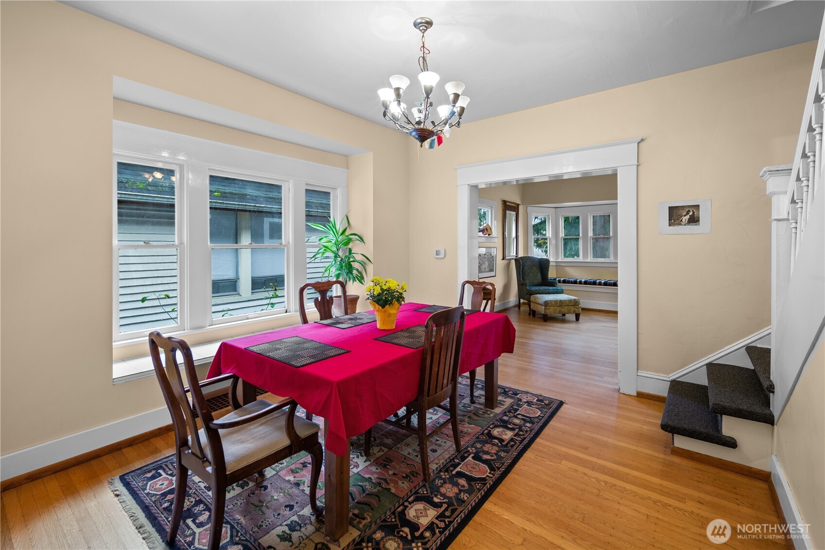 4616 Meridian Avenue N, Seattle, WA 98103-6936