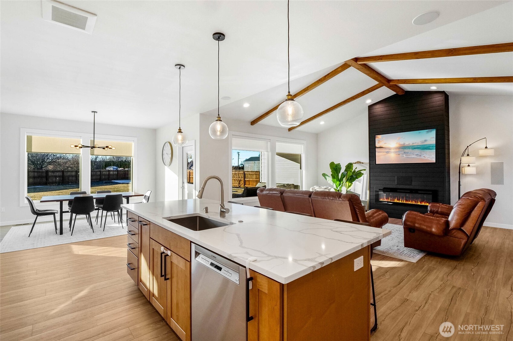 2054 Road H.2 NE, Moses Lake, WA 98837