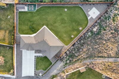 2054 Road H.2 NE, Moses Lake, WA 98837 - Photo 2