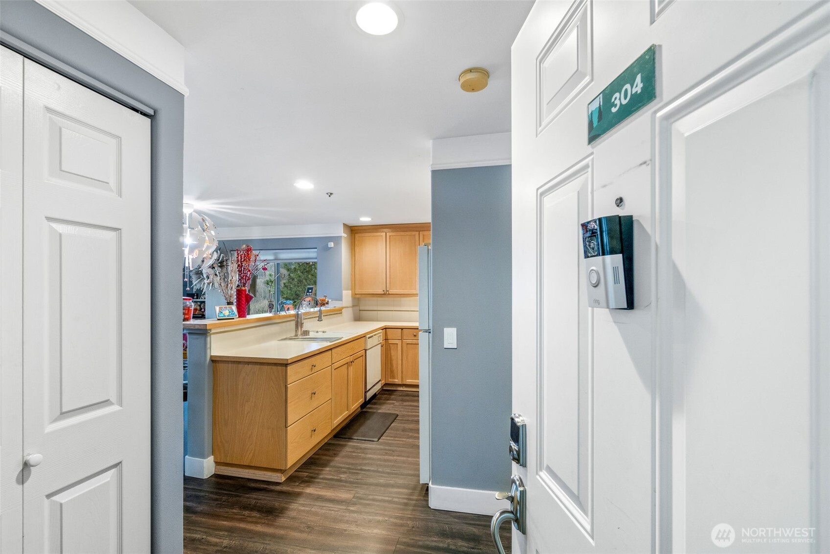 15325 Sunwood Boulevard #B304, Tukwila, WA 98188