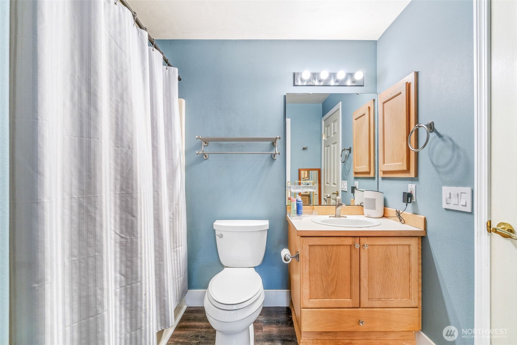 15325 Sunwood Boulevard #B304, Tukwila, WA 98188