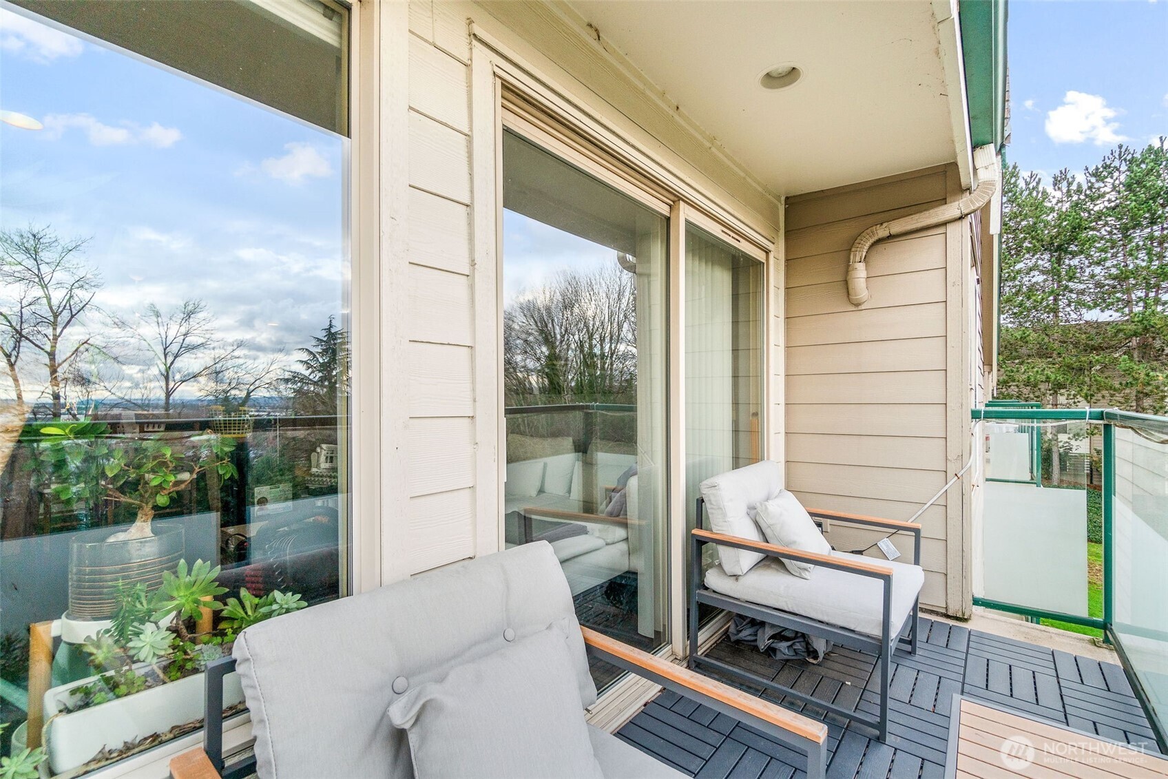 15325 Sunwood Boulevard #B304, Tukwila, WA 98188