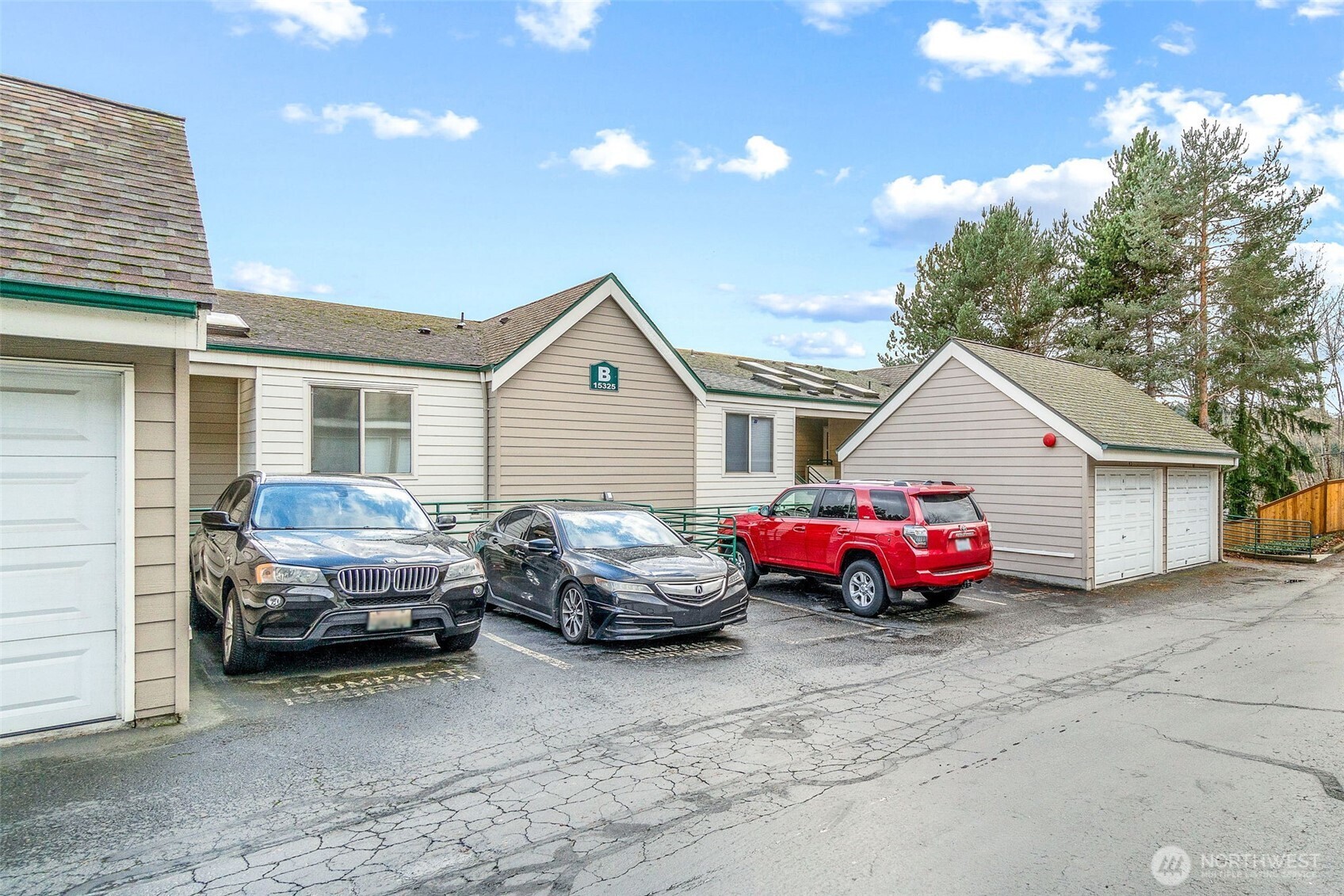 15325 Sunwood Boulevard #B304, Tukwila, WA 98188