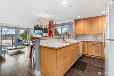 15325 Sunwood Boulevard #B304, Tukwila, WA 98188 - Photo 5