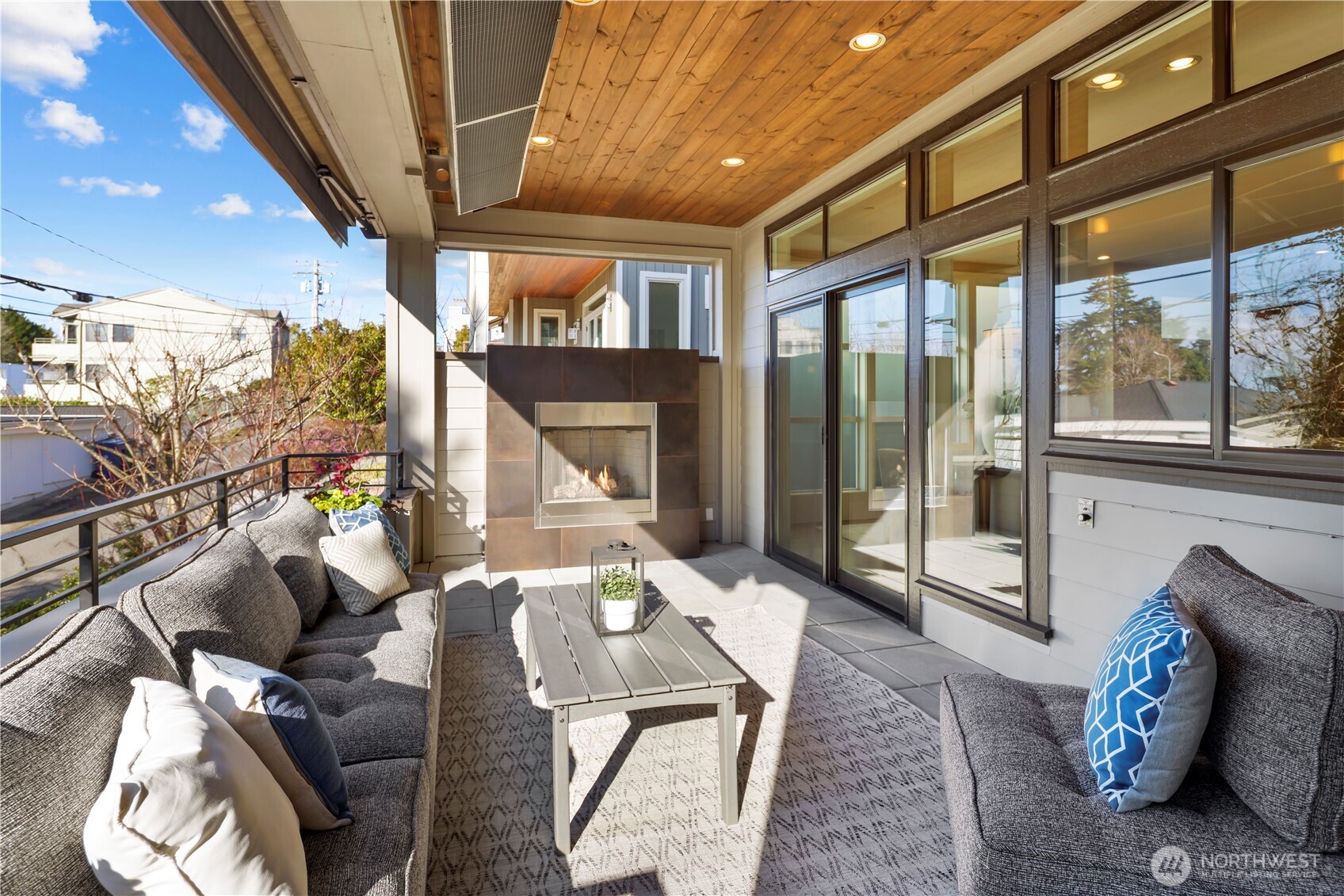 229 1st Street , Kirkland, WA 98033