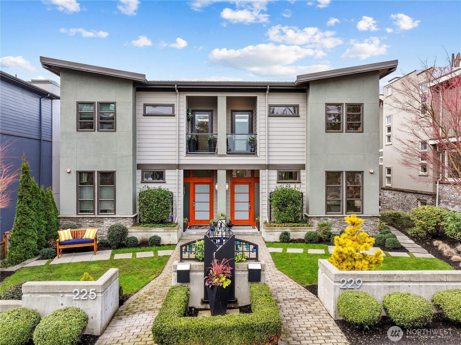 229 1st Street , Kirkland, WA 98033