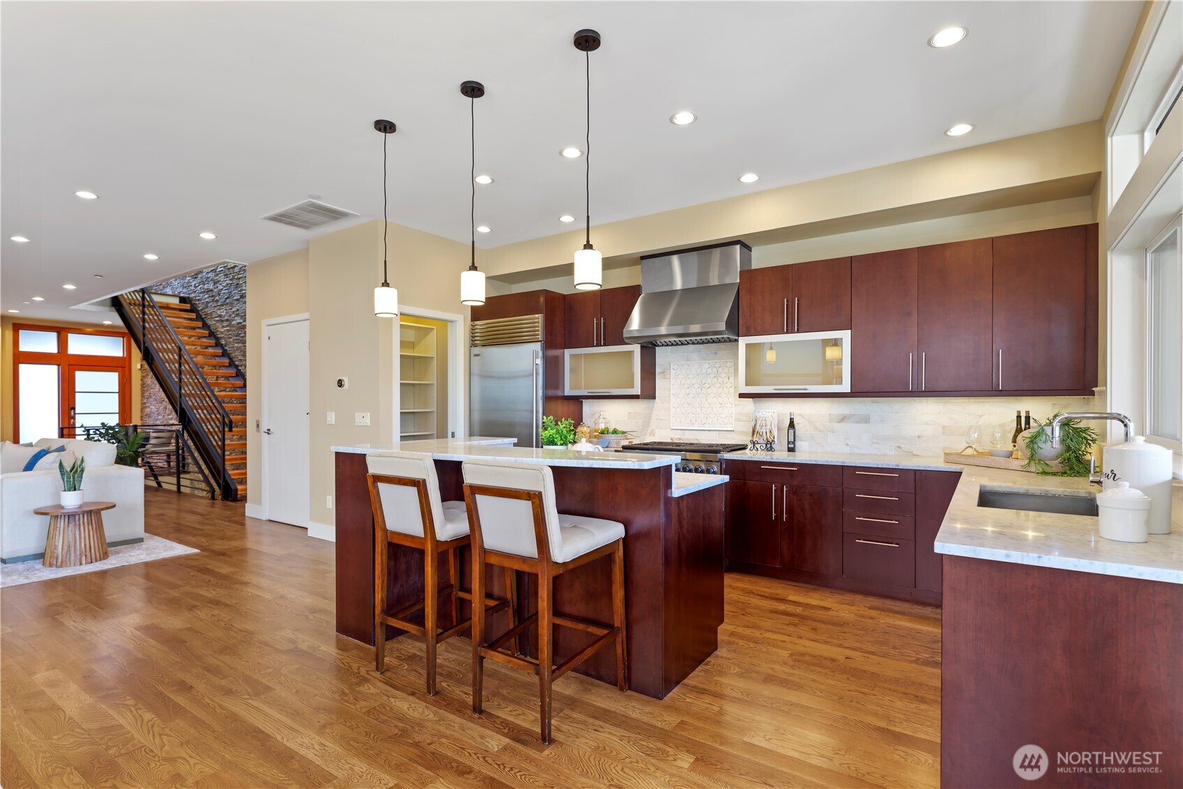 229 1st Street , Kirkland, WA 98033