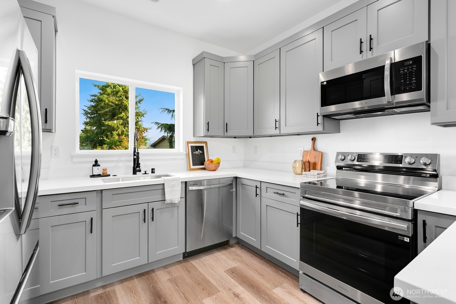 12111 E Gibson Road , Everett, WA 98204