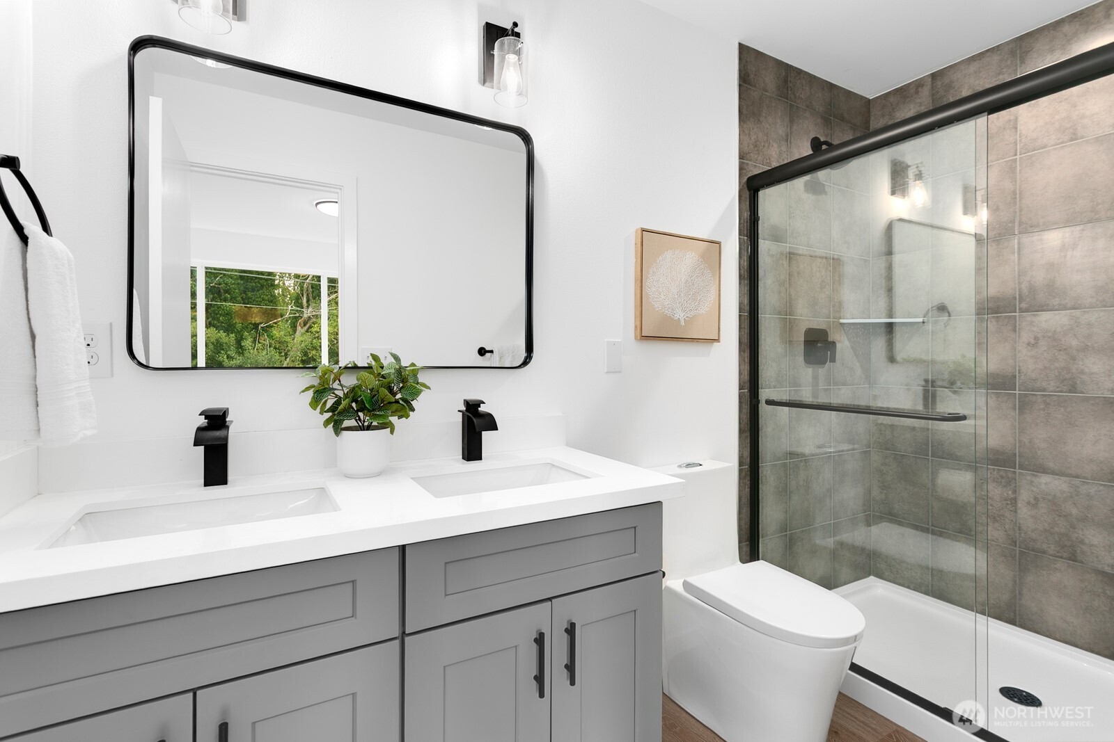 12111 E Gibson Road , Everett, WA 98204