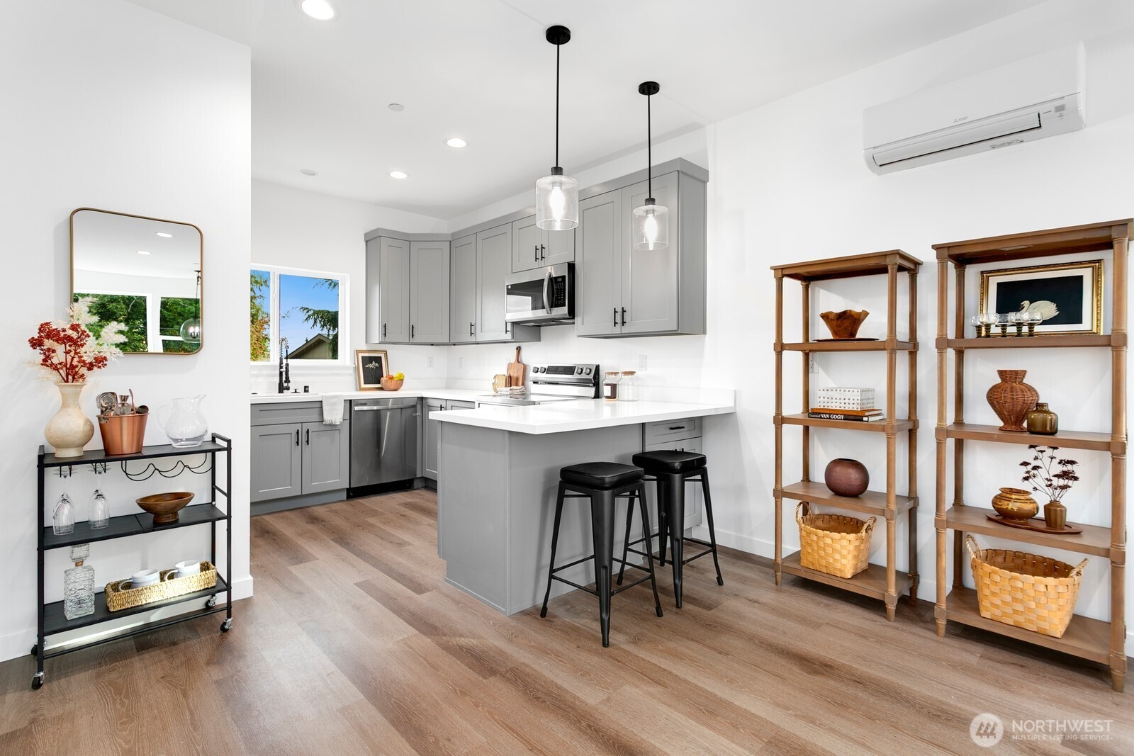 12111 E Gibson Road , Everett, WA 98204