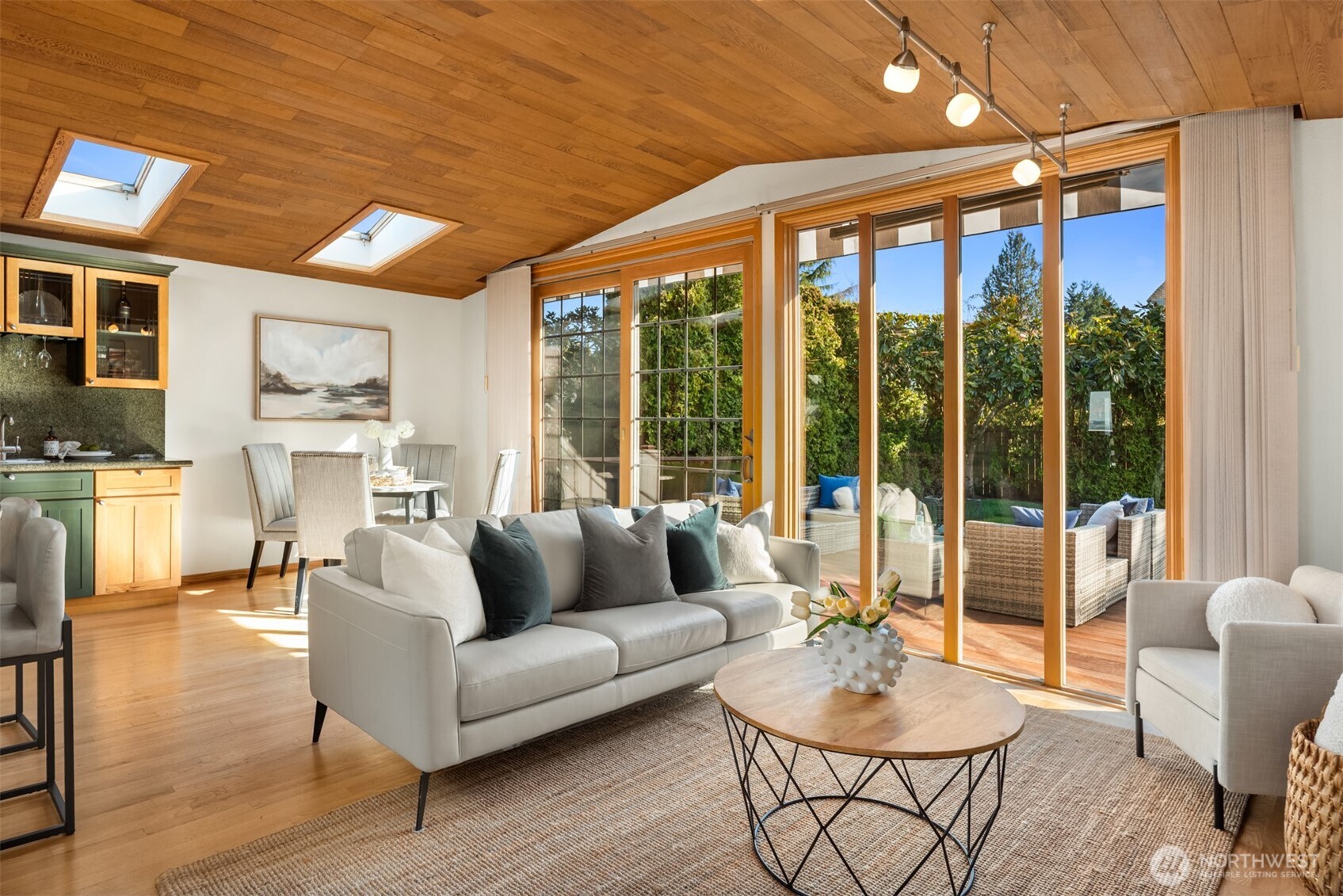 6114 104th Avenue NE, Kirkland, WA 98033