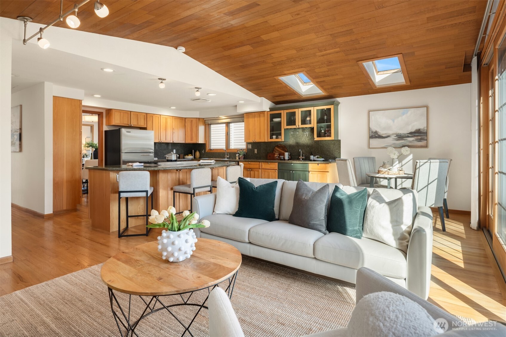 6114 104th Avenue NE, Kirkland, WA 98033