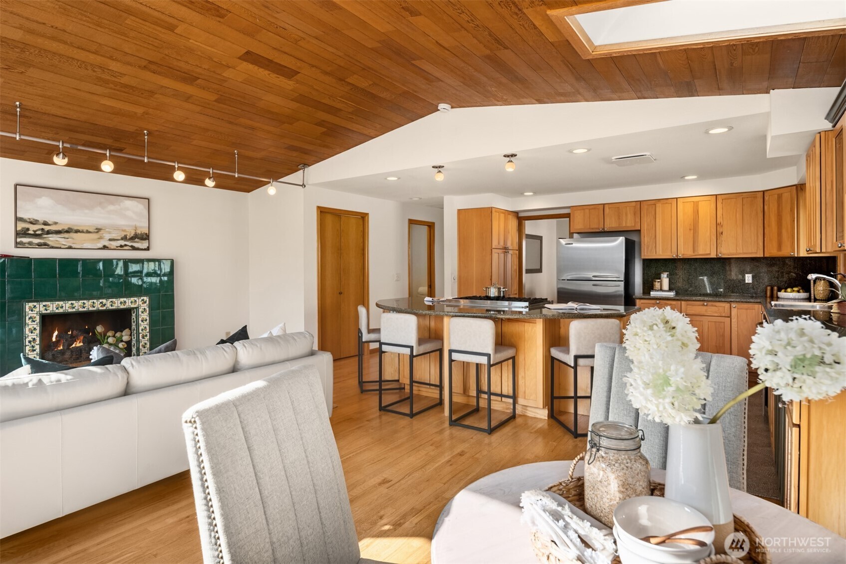 6114 104th Avenue NE, Kirkland, WA 98033