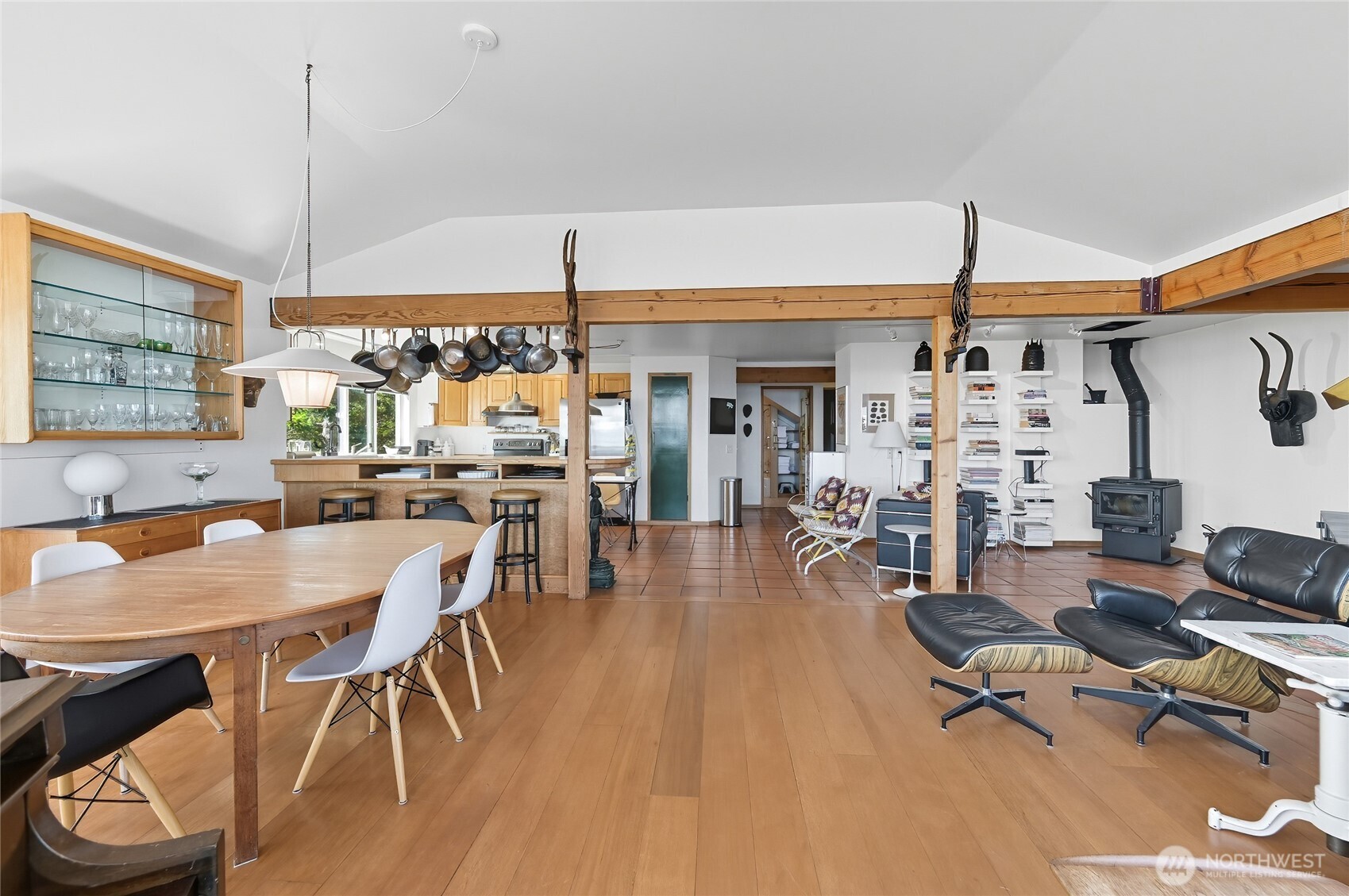 376 Schwartz Road , Nordland, WA 98358