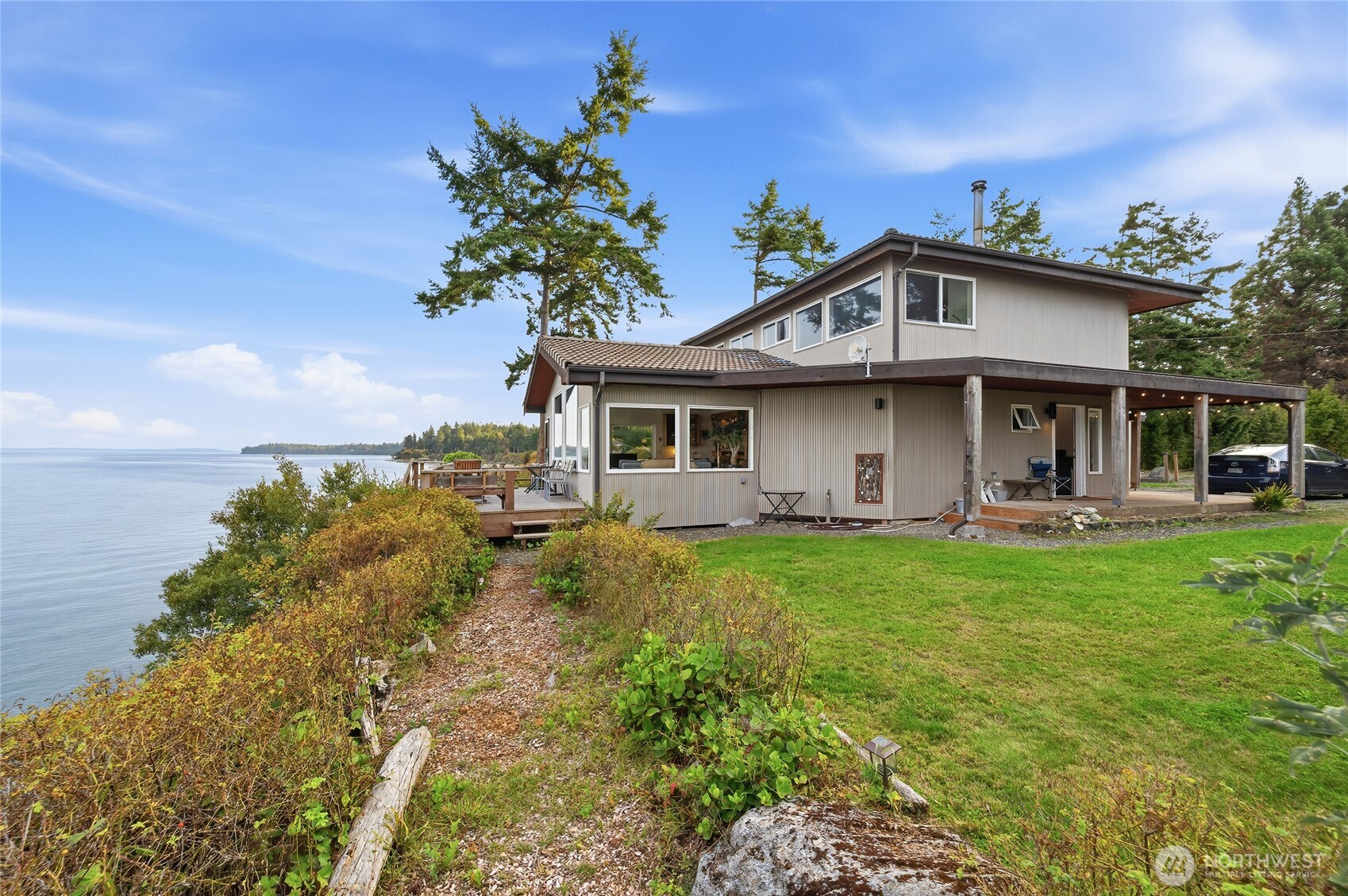 376 Schwartz Road , Nordland, WA 98358