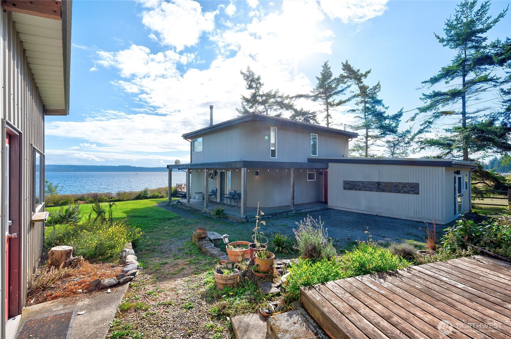 376 Schwartz Road , Nordland, WA 98358