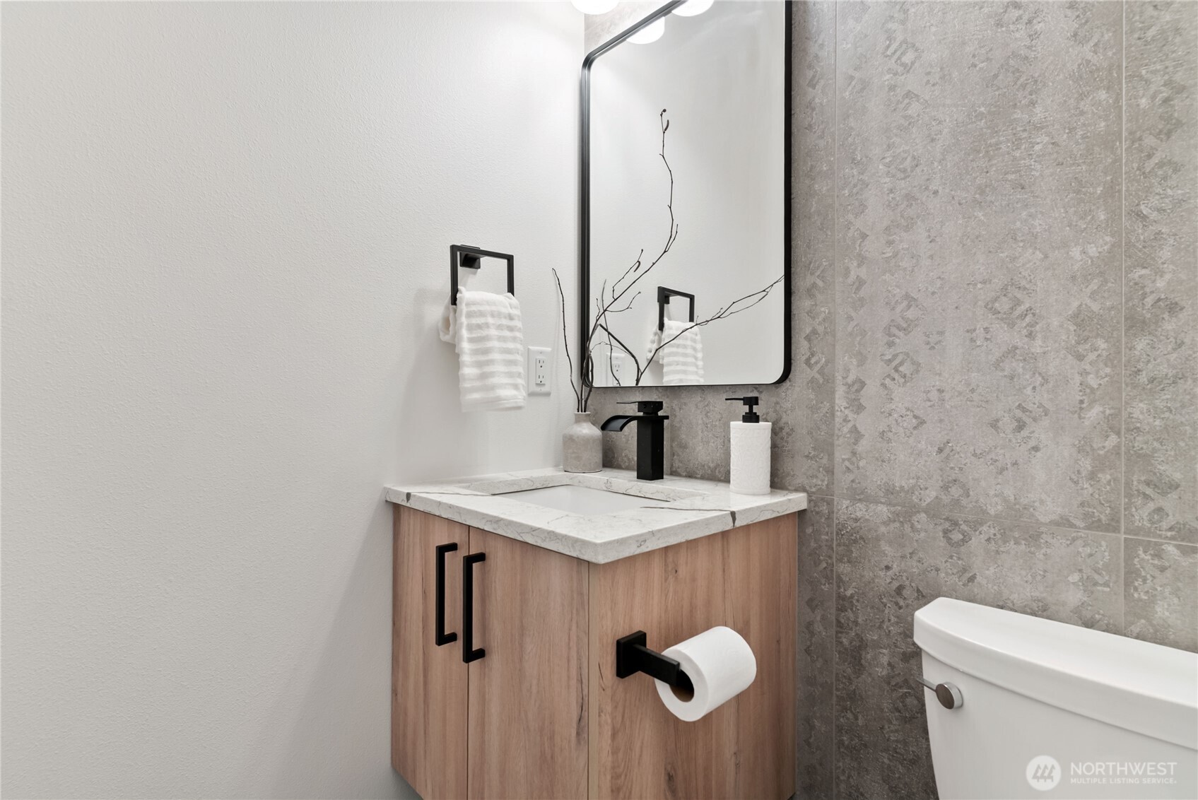 31 E Rhododendron Court , Union, WA 98592