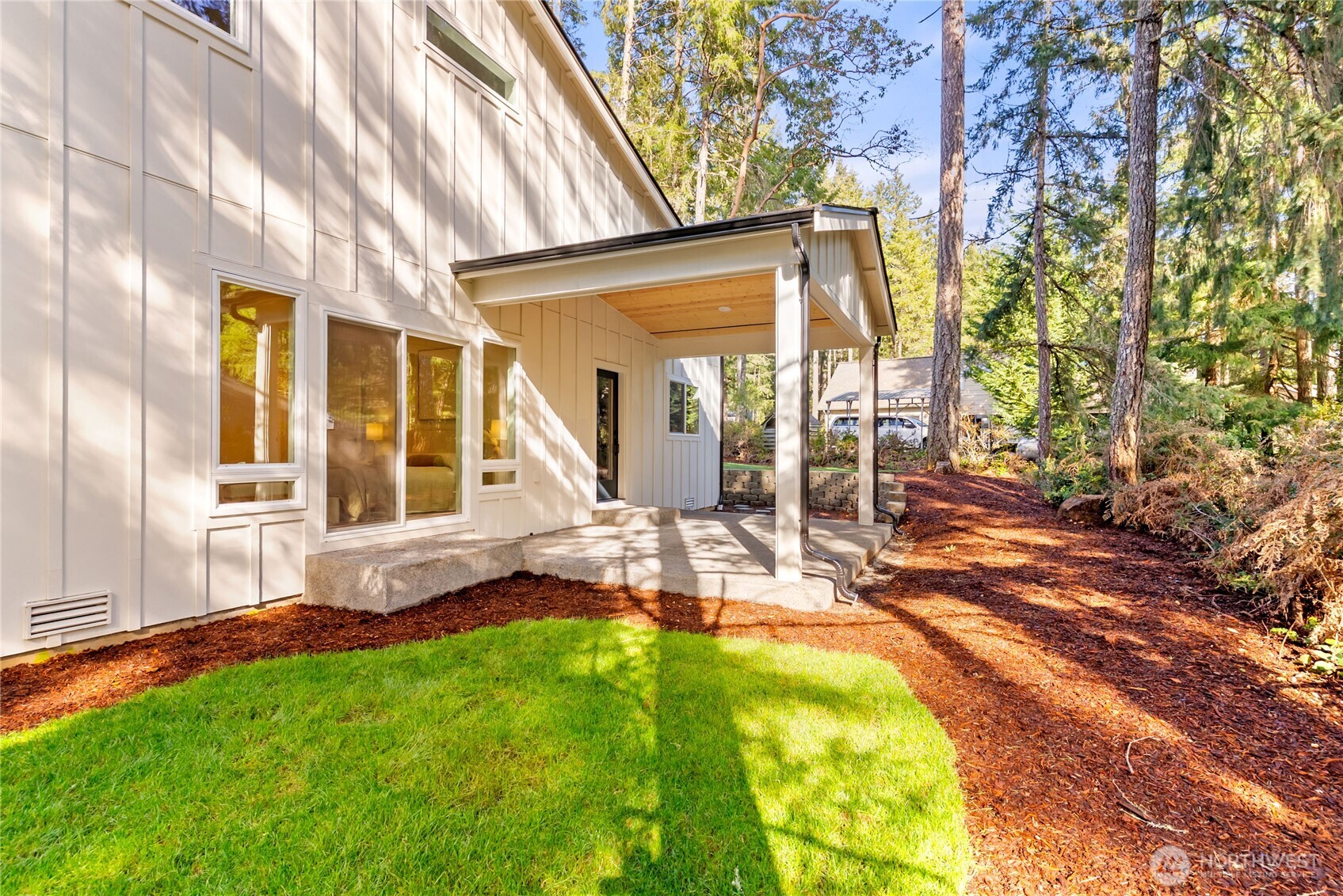 31 E Rhododendron Court , Union, WA 98592