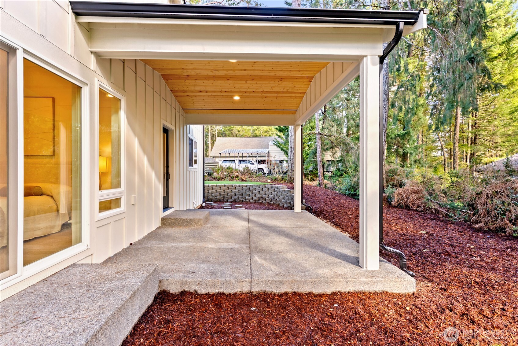 31 E Rhododendron Court , Union, WA 98592