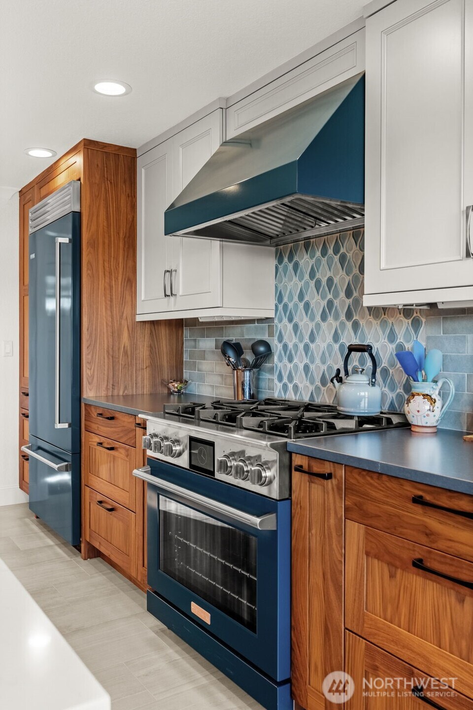 284 Bella Bella Drive , Fox Island, WA 98333