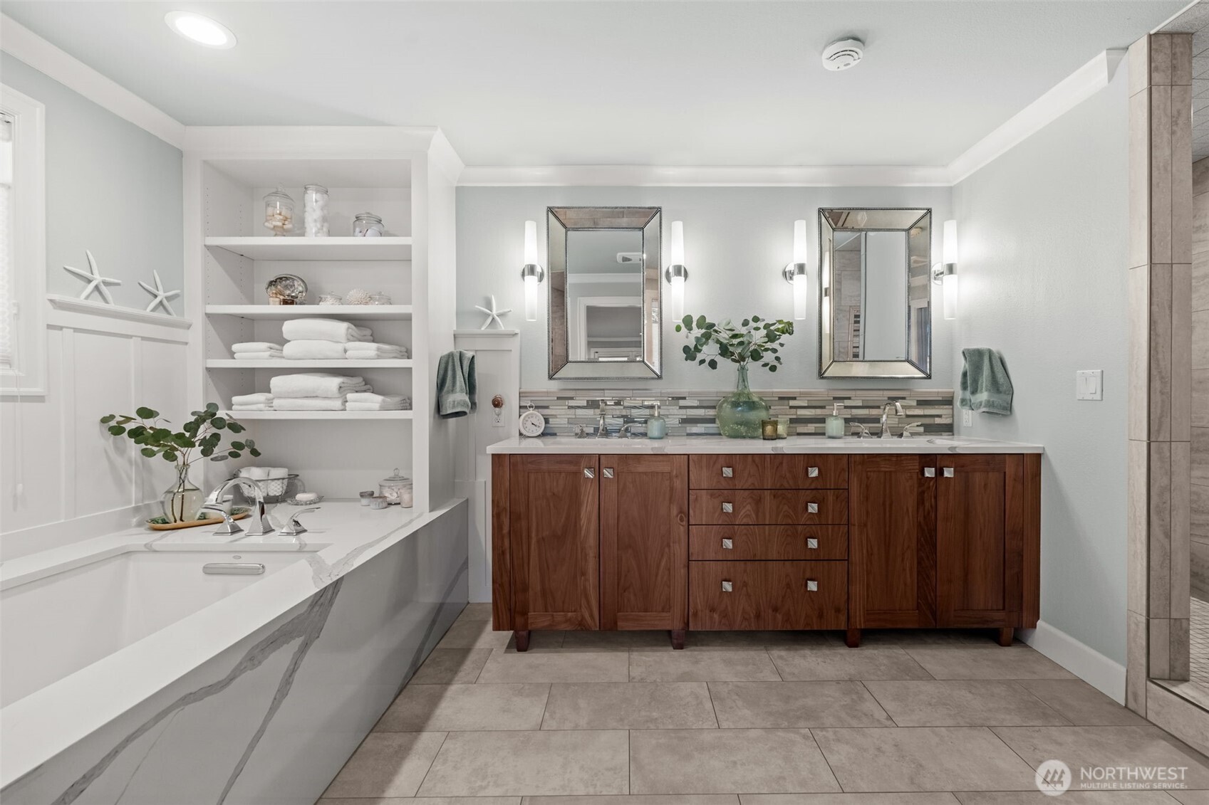 284 Bella Bella Drive , Fox Island, WA 98333