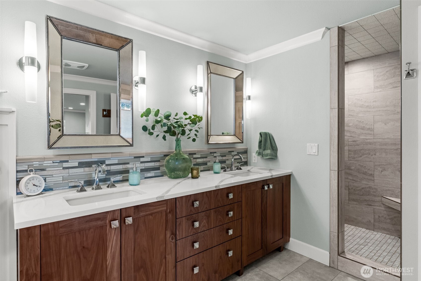 284 Bella Bella Drive , Fox Island, WA 98333