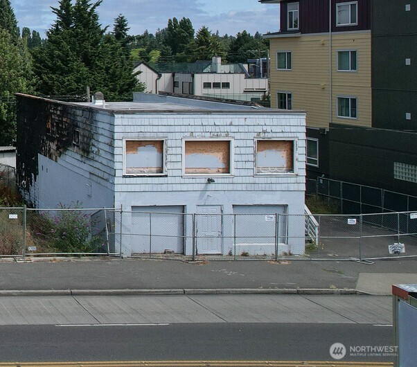 320 NW 85th Street , Seattle, WA 98117