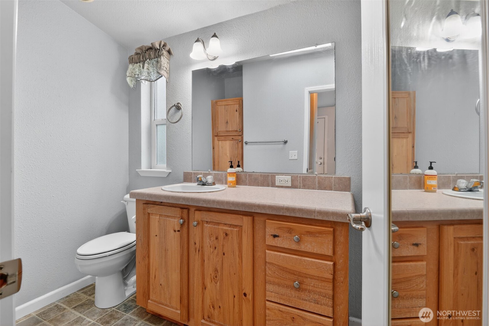 2830 SW Christmas Tree Lane , Port Orchard, WA 98367