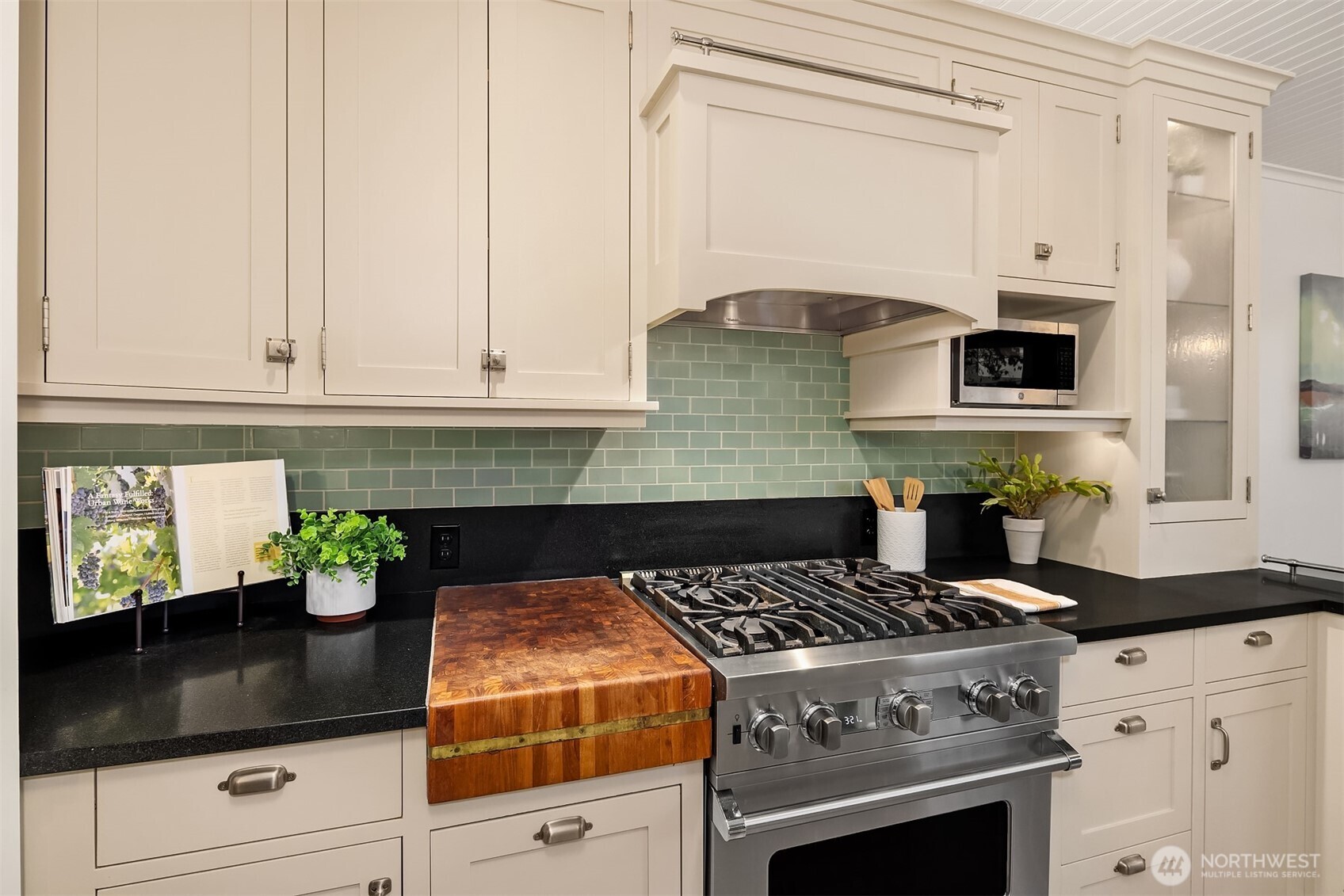 5728 34th Avenue NE, Seattle, WA 98105