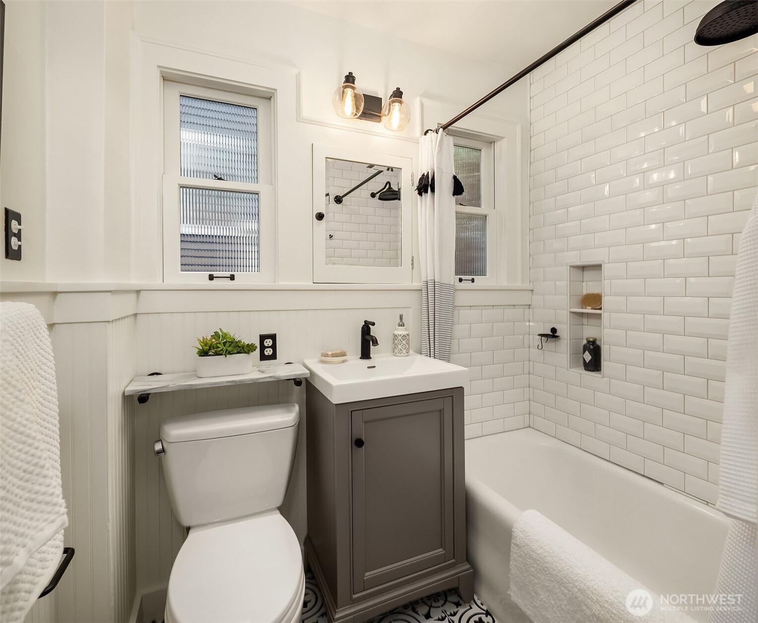 5728 34th Avenue NE, Seattle, WA 98105