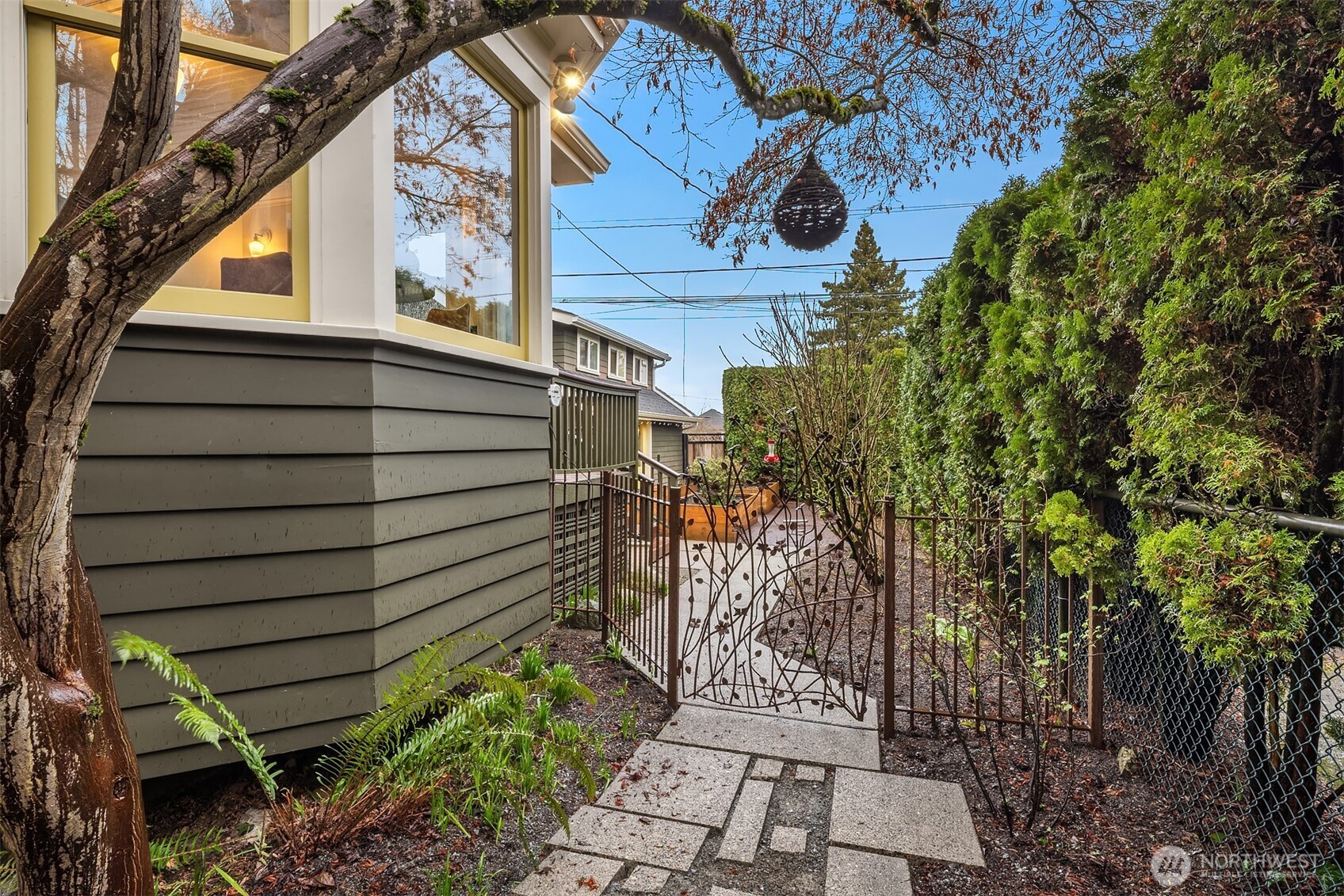 5728 34th Avenue NE, Seattle, WA 98105