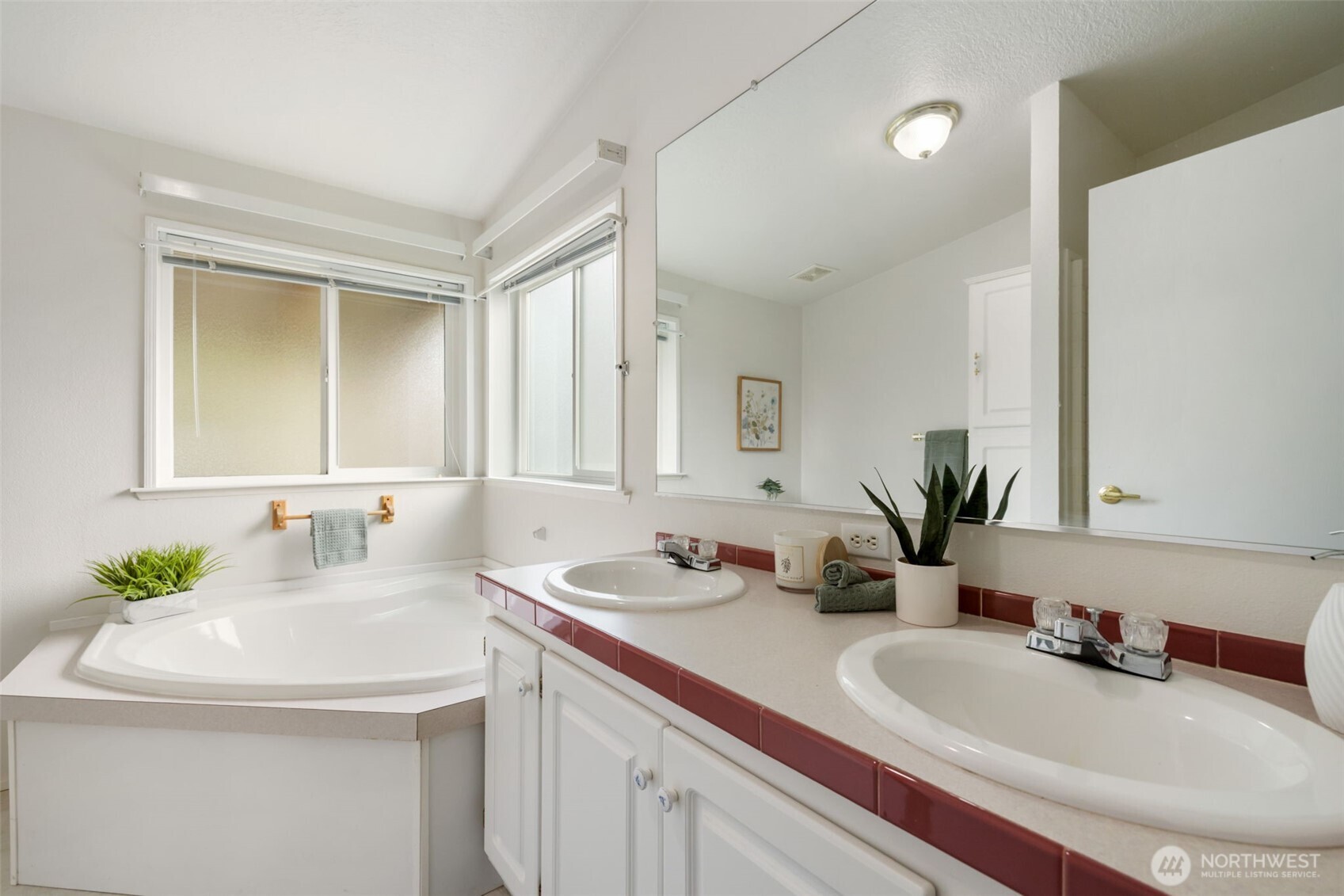 171 NE Averys Lane , Poulsbo, WA 98370