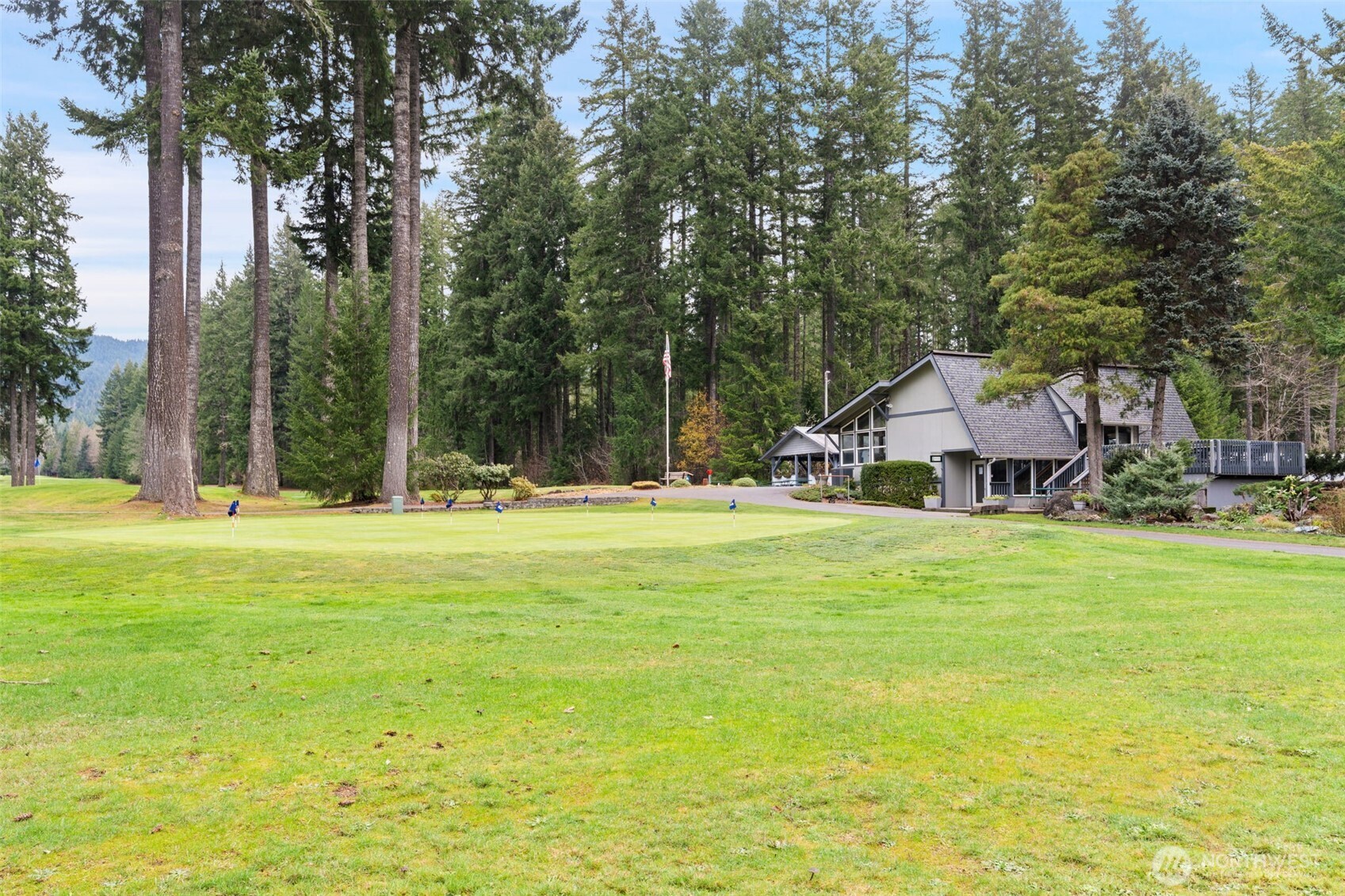 451 N Standstill Drive S, Hoodsport, WA 98548