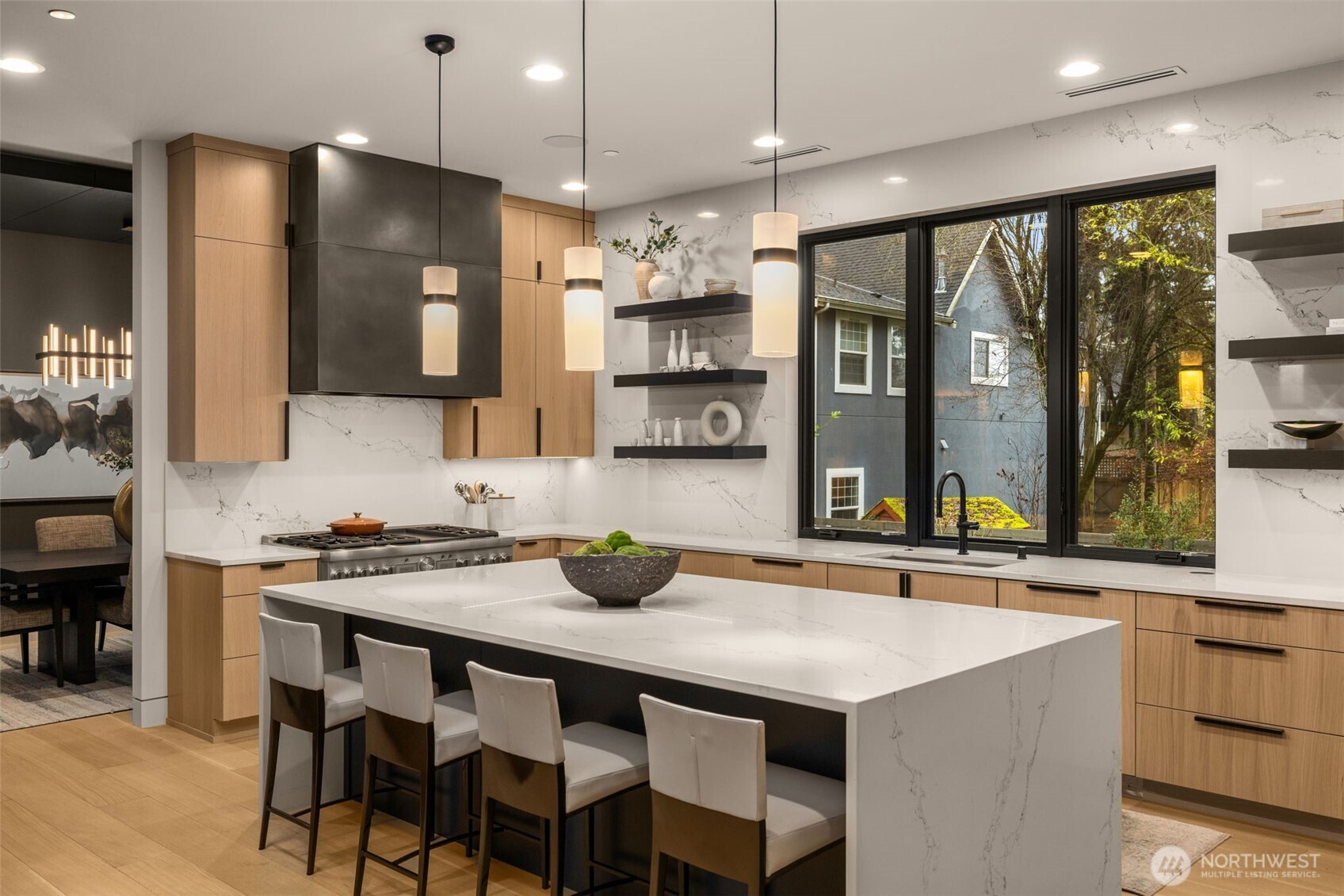 1215 96th Avenue SE, Bellevue, WA 98004