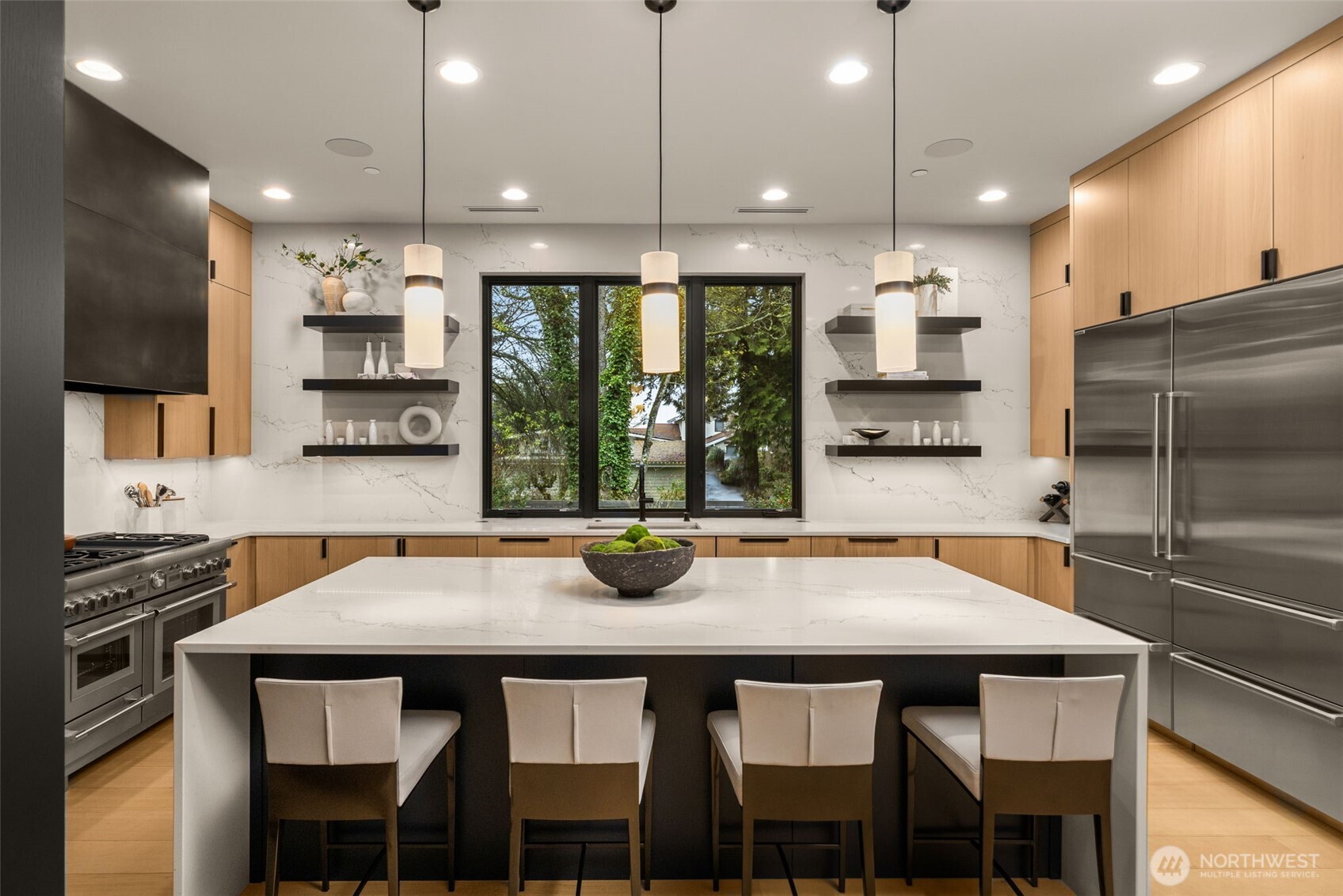 1215 96th Avenue SE, Bellevue, WA 98004