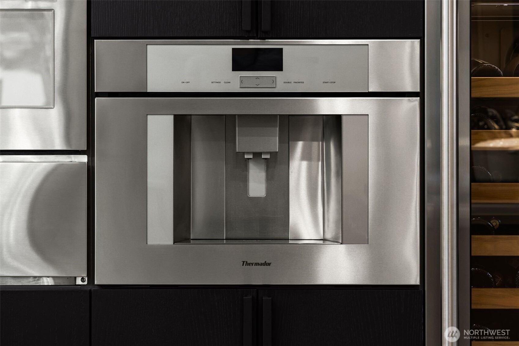 1215 96th Avenue SE, Bellevue, WA 98004