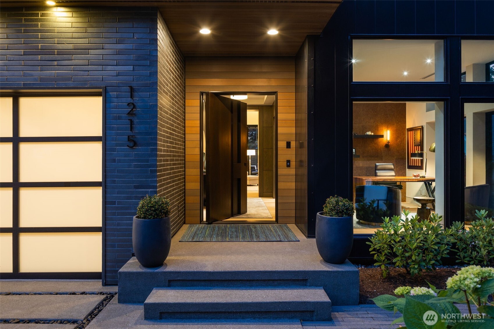 1215 96th Avenue SE, Bellevue, WA 98004