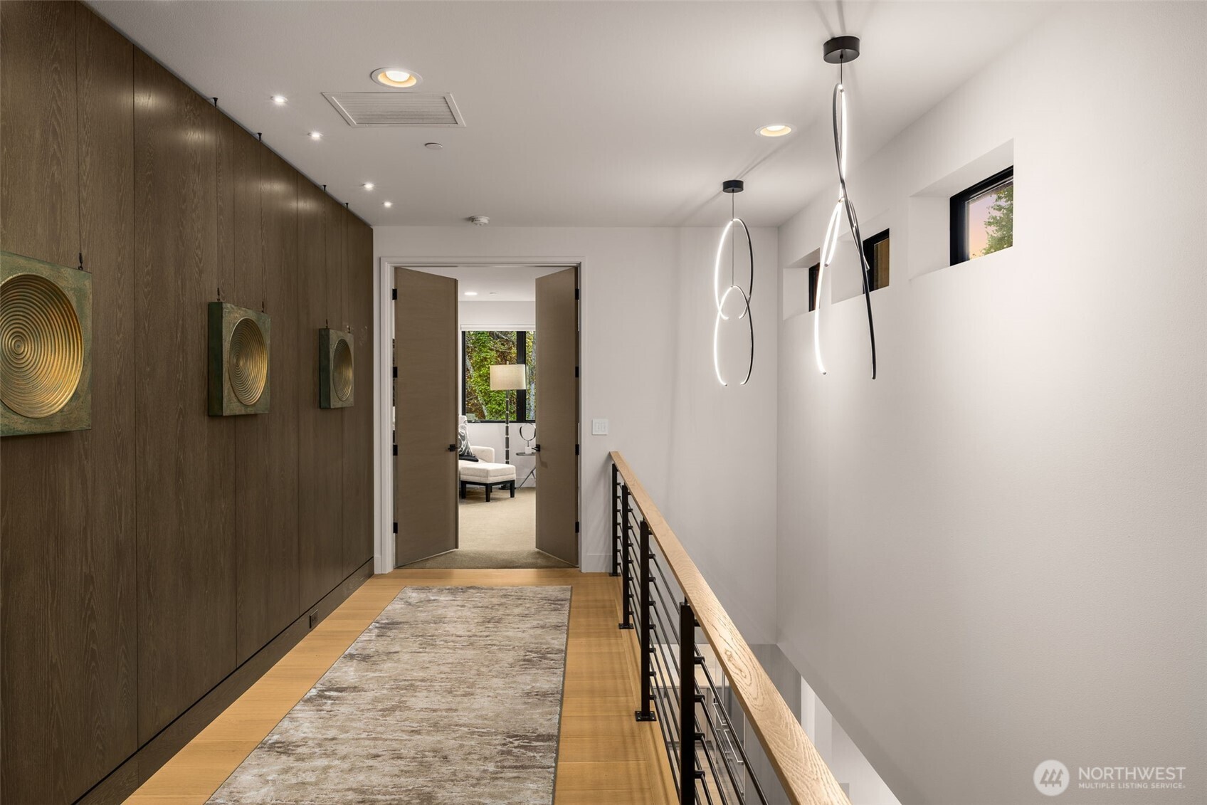 1215 96th Avenue SE, Bellevue, WA 98004