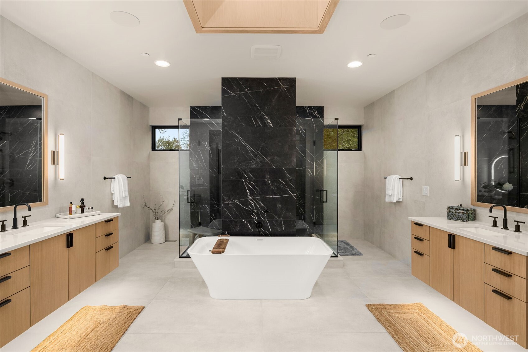 1215 96th Avenue SE, Bellevue, WA 98004