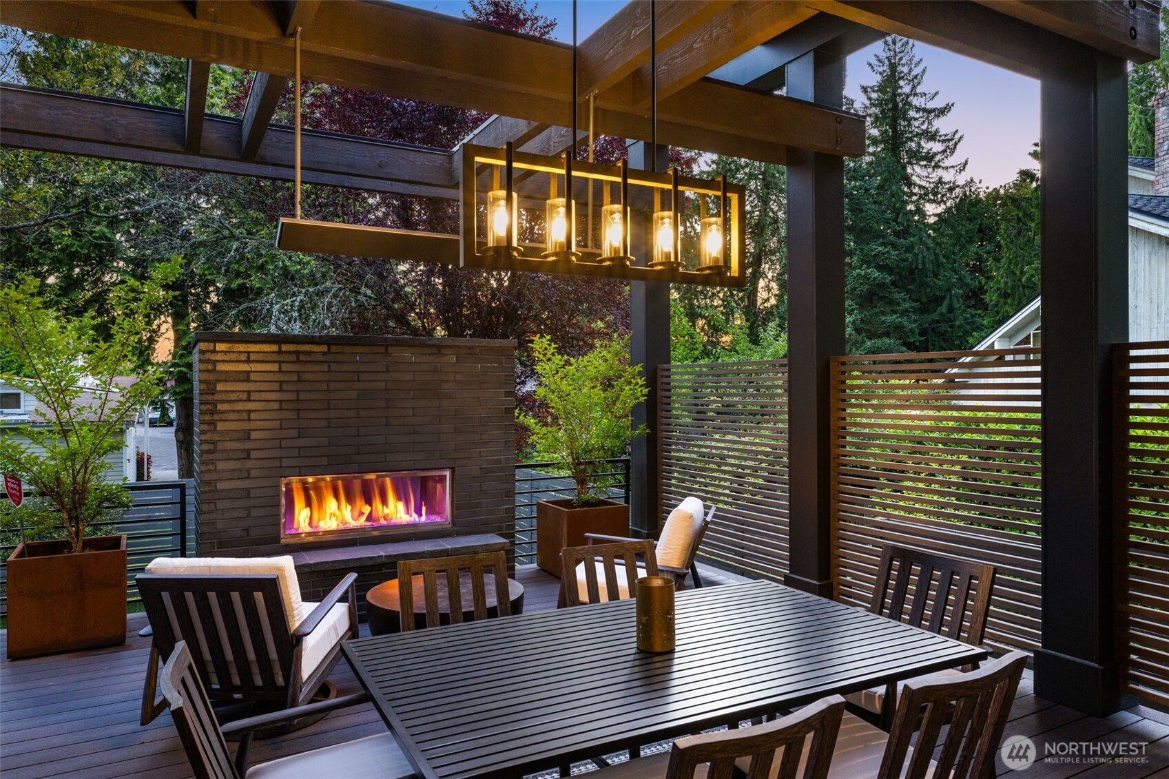 1215 96th Avenue SE, Bellevue, WA 98004