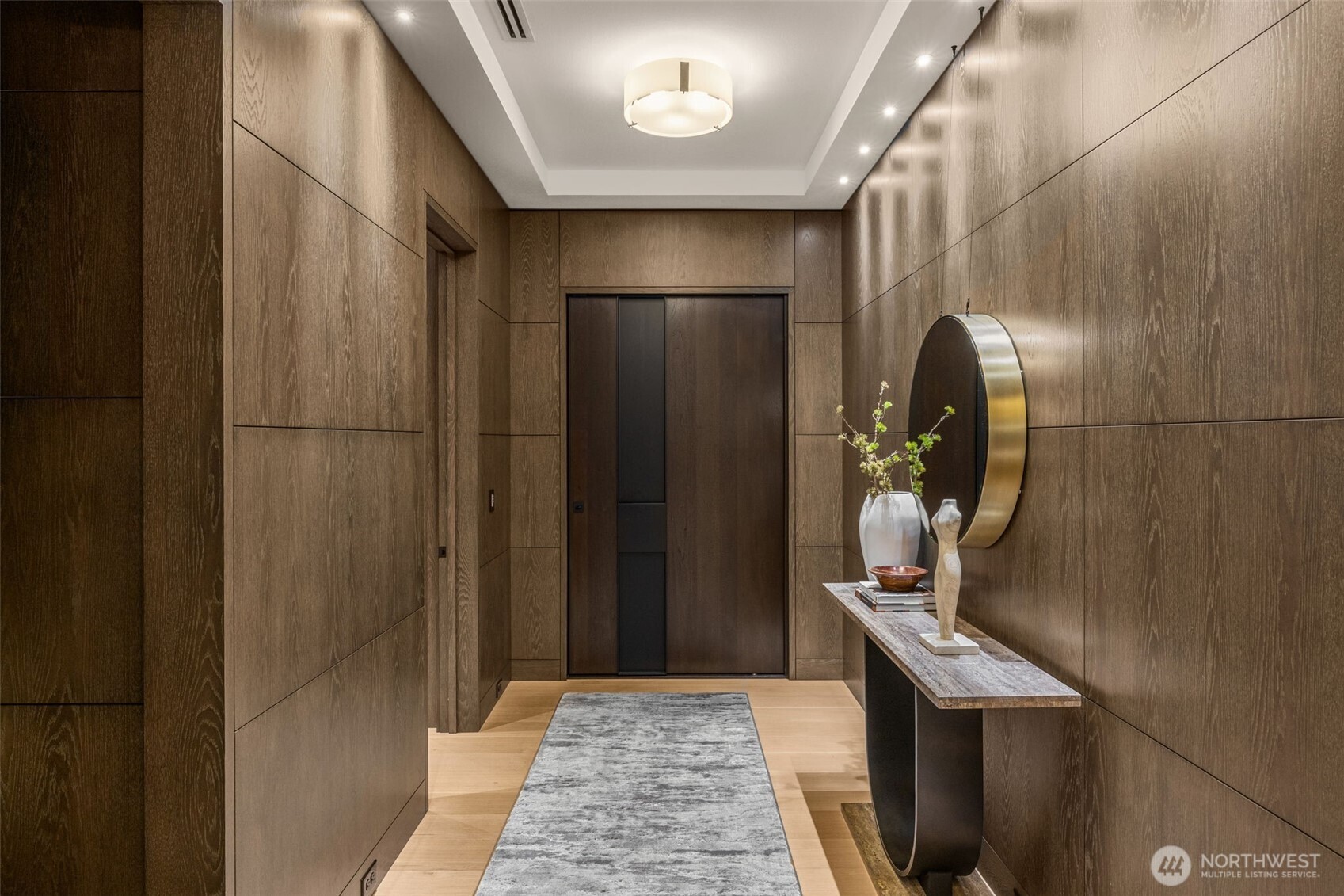 1215 96th Avenue SE, Bellevue, WA 98004