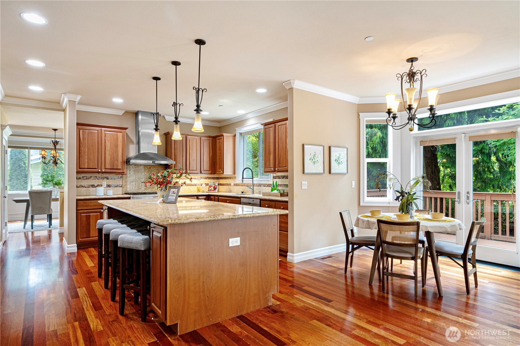 15025 SE 43rd Street , Bellevue, WA 98006