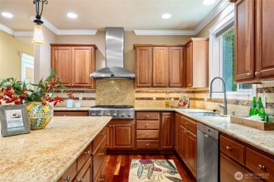 15025 SE 43rd Street , Bellevue, WA 98006 - Photo 13