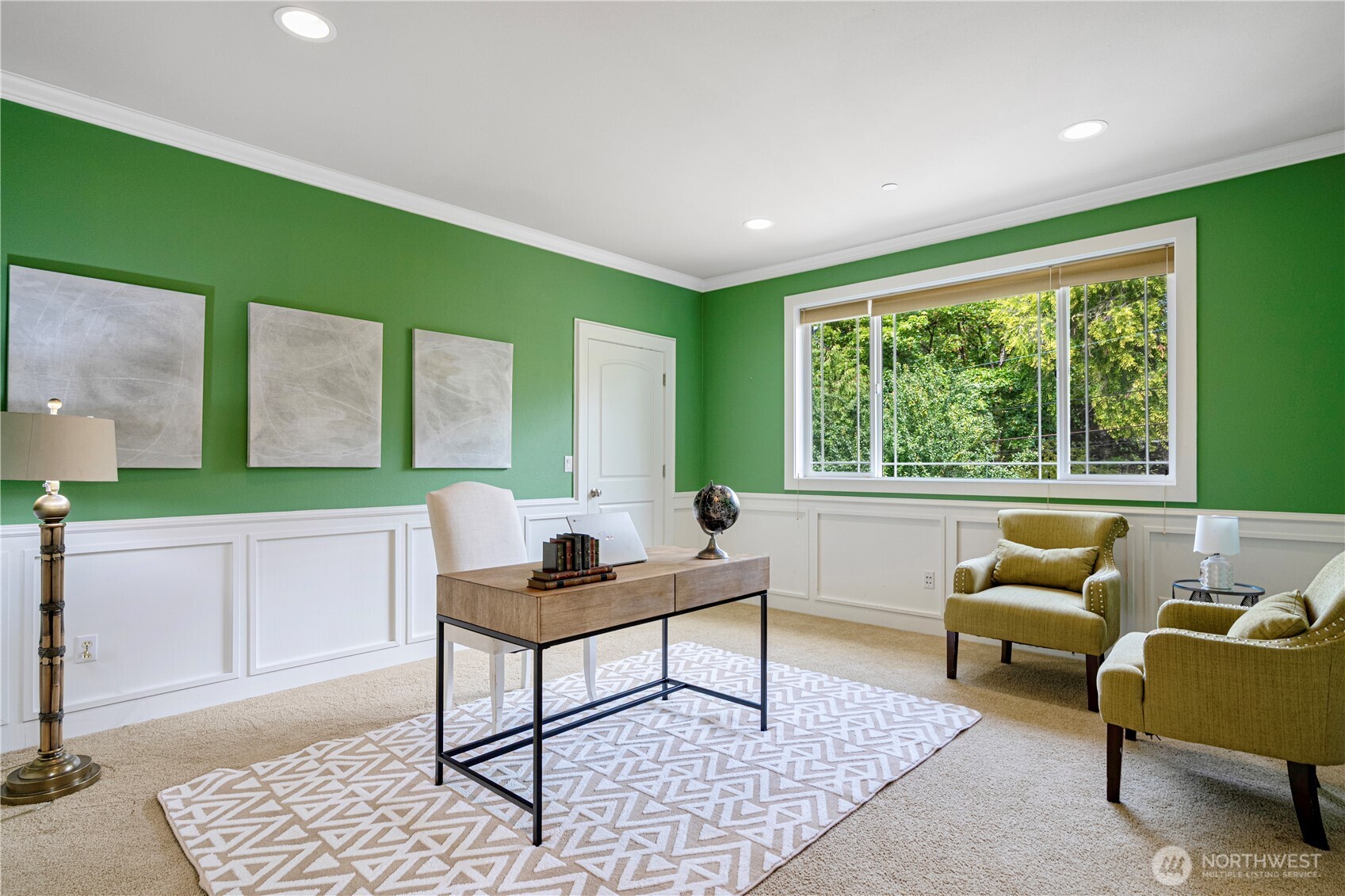 15025 SE 43rd Street , Bellevue, WA 98006